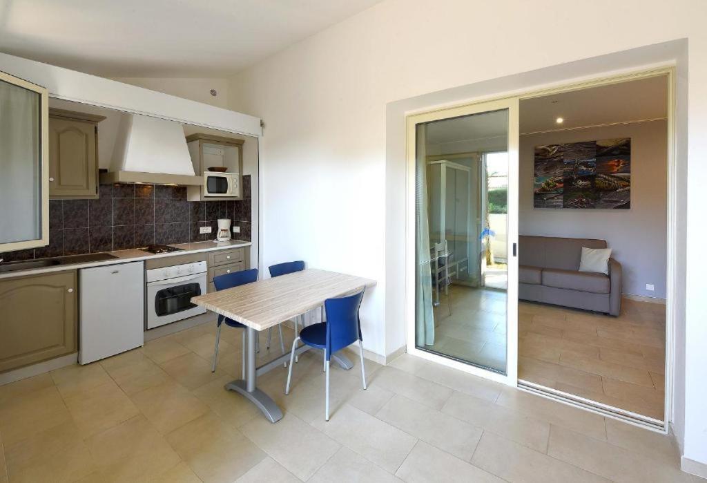 Residence San Pellegrino Folelli Buitenkant foto